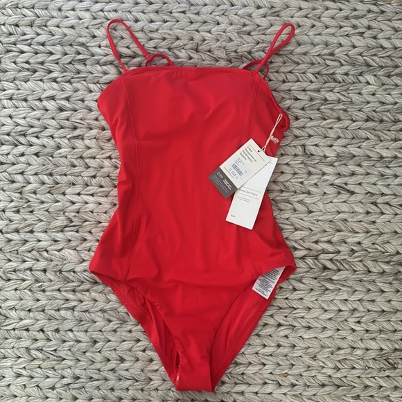 BNWT Vuori Dune one piece in Vermillion - small - Picture 6 of 9